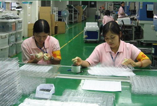 Работницы на фабрике